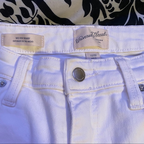 Universal Thread White Ripped Jeans - Picture 3 of 6